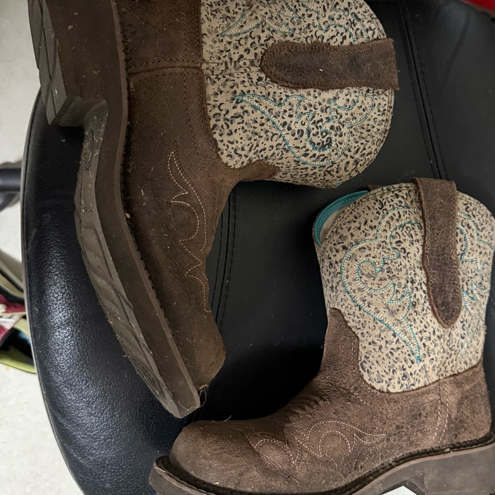 Ariat women’s short cowg boots Fatbaby 7.5